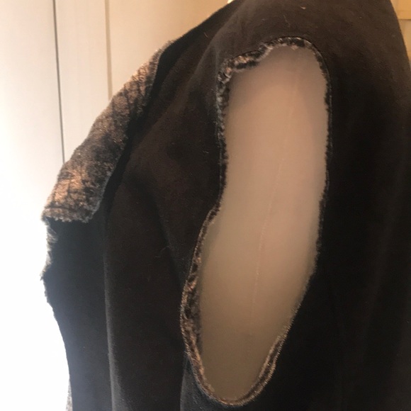 “FAUX FUR/SUEDE”  Reversible Ladies Vest . - Picture 6 of 12